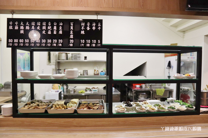 新竹好吃牛肉麵推薦初這家麵食館!必吃牛肉乾拌麵跟牛肉丸湯,吃麵還有免費仙草湯喝