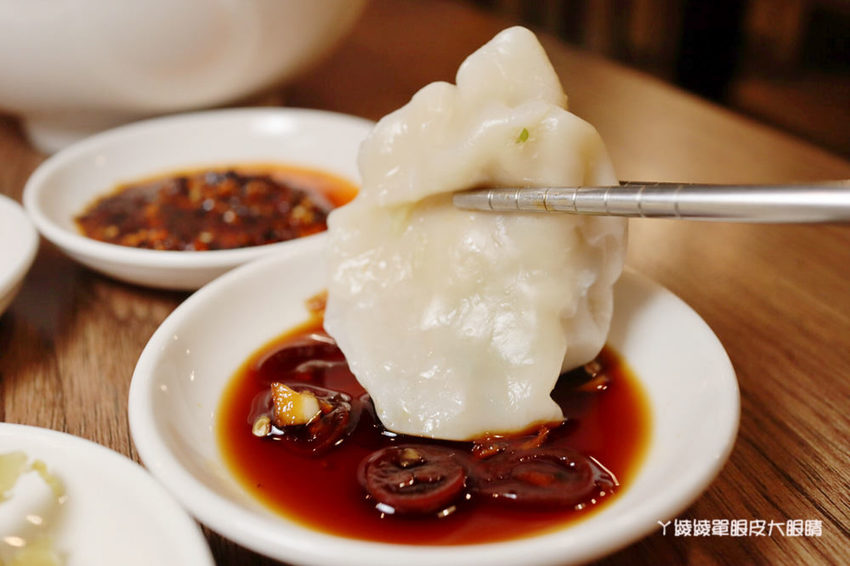 新竹好吃牛肉麵推薦初這家麵食館！必吃牛肉乾拌麵跟牛肉丸湯，吃麵還有免費仙草湯喝