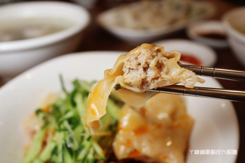 新竹好吃牛肉麵推薦初這家麵食館！必吃牛肉乾拌麵跟牛肉丸湯，吃麵還有免費仙草湯喝