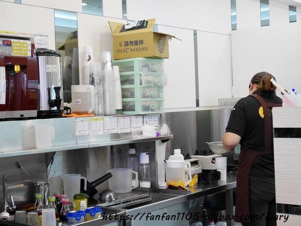 【三重手搖飲】MOYAI 三重車頭店 #復活島 #摩艾石像 #果汁 #打卡飲料 #現打果汁 #天然現榨 #CP值高 (10).JPG