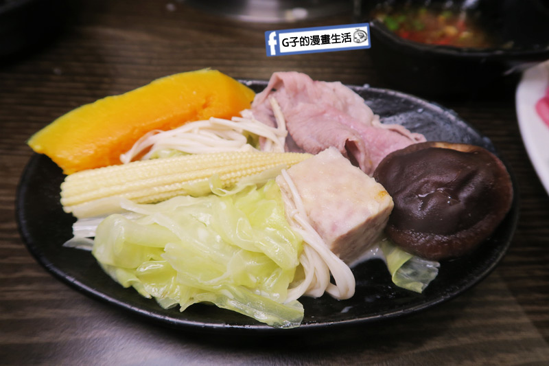 蘆洲火鍋 極禾優質鍋物蘆洲店 蔬菜芋頭南瓜很甜