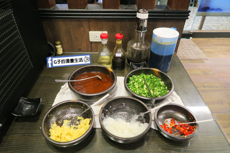 蘆洲火鍋 極禾優質鍋物蘆洲店 調味火鍋沾醬料