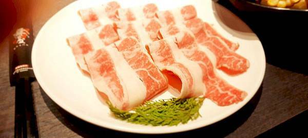 美食 ░ 高雄火鍋【舞古賀鍋物】bukogashabushabu瑞豐夜市頂級海鮮x高檔肉品和牛吃到飽,饕客們推廣的火鍋首選!