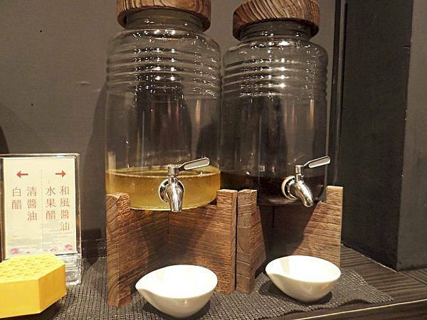 美食 ░ 高雄火鍋【舞古賀鍋物】bukogashabushabu瑞豐夜市頂級海鮮x高檔肉品和牛吃到飽,饕客們推廣的火鍋首選!