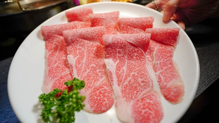 美食 ░ 高雄火鍋【舞古賀鍋物】bukogashabushabu瑞豐夜市頂級海鮮x高檔肉品和牛吃到飽,饕客們推廣的火鍋首選!