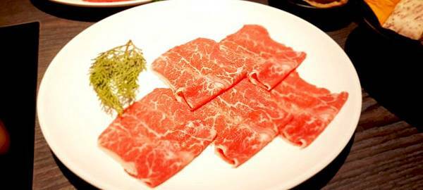 美食 ░ 高雄火鍋【舞古賀鍋物】bukogashabushabu瑞豐夜市頂級海鮮x高檔肉品和牛吃到飽,饕客們推廣的火鍋首選!