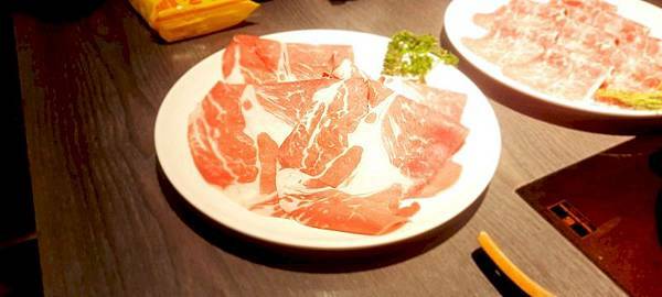 美食 ░ 高雄火鍋【舞古賀鍋物】bukogashabushabu瑞豐夜市頂級海鮮x高檔肉品和牛吃到飽,饕客們推廣的火鍋首選!