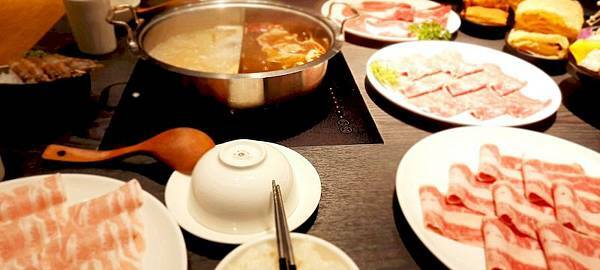 美食 ░ 高雄火鍋【舞古賀鍋物】bukogashabushabu瑞豐夜市頂級海鮮x高檔肉品和牛吃到飽,饕客們推廣的火鍋首選!