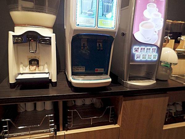 美食 ░ 高雄火鍋【舞古賀鍋物】bukogashabushabu瑞豐夜市頂級海鮮x高檔肉品和牛吃到飽,饕客們推廣的火鍋首選!