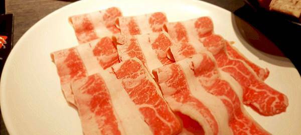 美食 ░ 高雄火鍋【舞古賀鍋物】bukogashabushabu瑞豐夜市頂級海鮮x高檔肉品和牛吃到飽,饕客們推廣的火鍋首選!