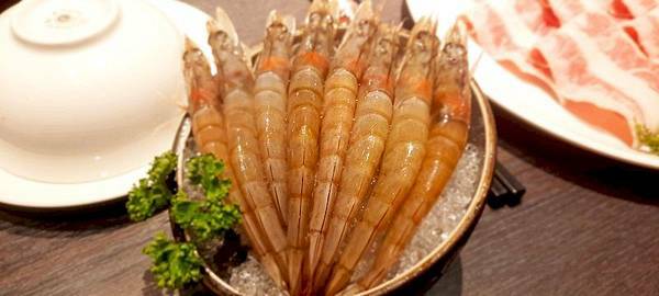 美食 ░ 高雄火鍋【舞古賀鍋物】bukogashabushabu瑞豐夜市頂級海鮮x高檔肉品和牛吃到飽,饕客們推廣的火鍋首選!