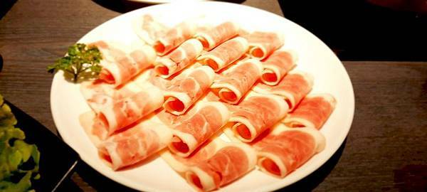 美食 ░ 高雄火鍋【舞古賀鍋物】bukogashabushabu瑞豐夜市頂級海鮮x高檔肉品和牛吃到飽,饕客們推廣的火鍋首選!