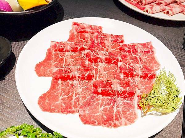 美食 ░ 高雄火鍋【舞古賀鍋物】bukogashabushabu瑞豐夜市頂級海鮮x高檔肉品和牛吃到飽,饕客們推廣的火鍋首選!