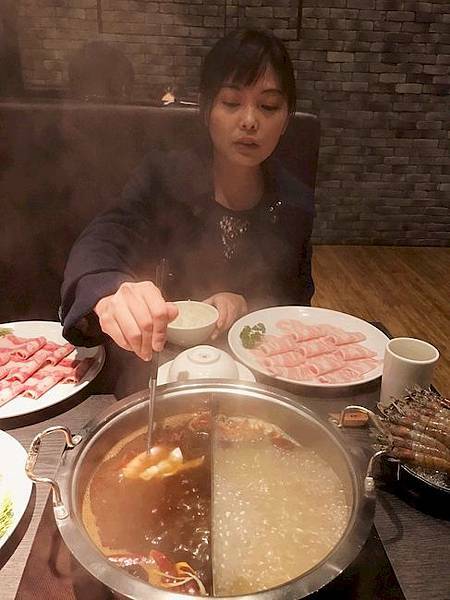 美食 ░ 高雄火鍋【舞古賀鍋物】bukogashabushabu瑞豐夜市頂級海鮮x高檔肉品和牛吃到飽,饕客們推廣的火鍋首選!