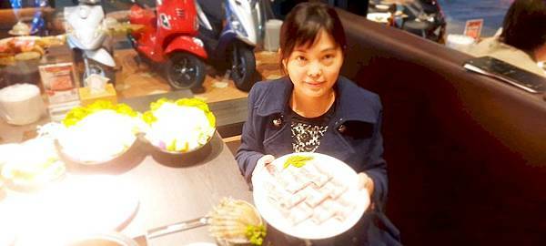 美食 ░ 高雄火鍋【舞古賀鍋物】bukogashabushabu瑞豐夜市頂級海鮮x高檔肉品和牛吃到飽,饕客們推廣的火鍋首選!