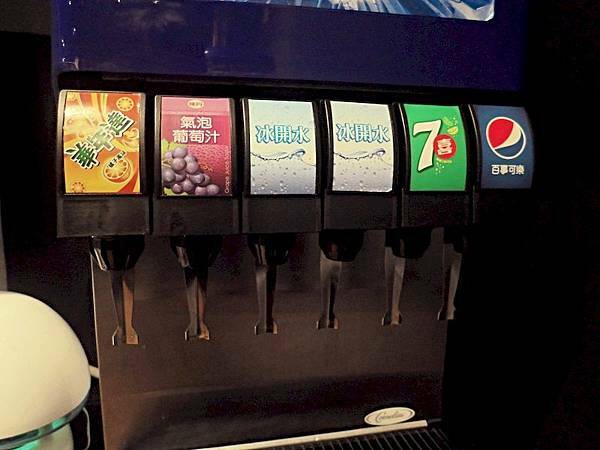 美食 ░ 高雄火鍋【舞古賀鍋物】bukogashabushabu瑞豐夜市頂級海鮮x高檔肉品和牛吃到飽,饕客們推廣的火鍋首選!