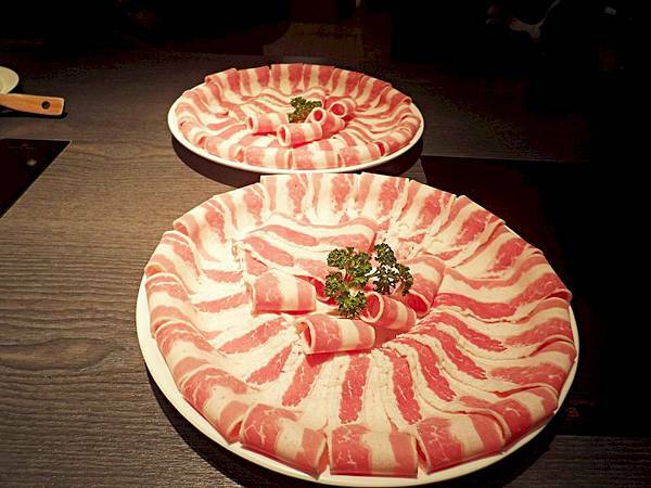 美食 ░ 高雄火鍋【舞古賀鍋物】bukogashabushabu瑞豐夜市頂級海鮮x高檔肉品和牛吃到飽,饕客們推廣的火鍋首選!