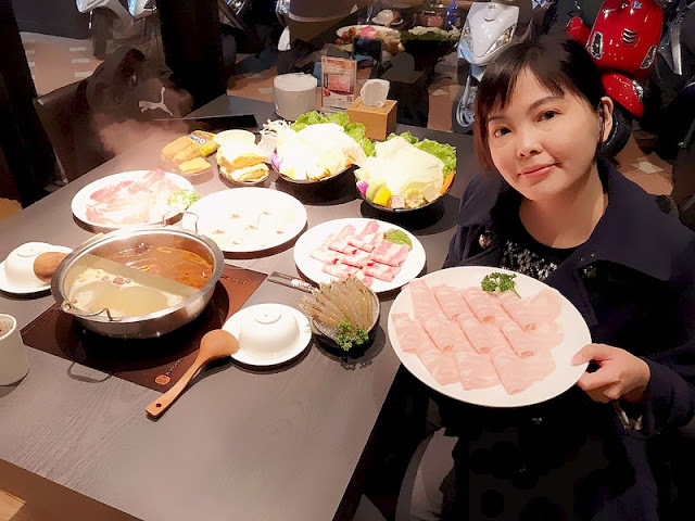 美食 ░ 高雄火鍋【舞古賀鍋物】bukogashabushabu瑞豐夜市頂級海鮮x高檔肉品和牛吃到飽,饕客們推廣的火鍋首選!