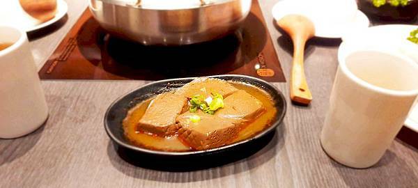 美食 ░ 高雄火鍋【舞古賀鍋物】bukogashabushabu瑞豐夜市頂級海鮮x高檔肉品和牛吃到飽,饕客們推廣的火鍋首選!