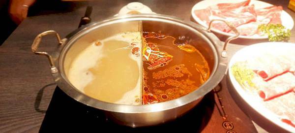 美食 ░ 高雄火鍋【舞古賀鍋物】bukogashabushabu瑞豐夜市頂級海鮮x高檔肉品和牛吃到飽,饕客們推廣的火鍋首選!