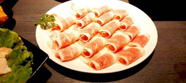 美食 ░ 高雄火鍋【舞古賀鍋物】bukogashabushabu瑞豐夜市頂級海鮮x高檔肉品和牛吃到飽,饕客們推廣的火鍋首選!