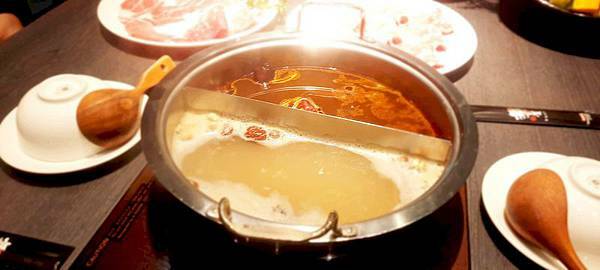 美食 ░ 高雄火鍋【舞古賀鍋物】bukogashabushabu瑞豐夜市頂級海鮮x高檔肉品和牛吃到飽,饕客們推廣的火鍋首選!