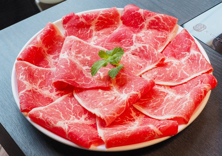 [高雄火鍋推薦]舞古賀鍋物專門店-平價爽吃高級肉和海鮮滿滿痛風蝦爆套餐 - 美食好芃友