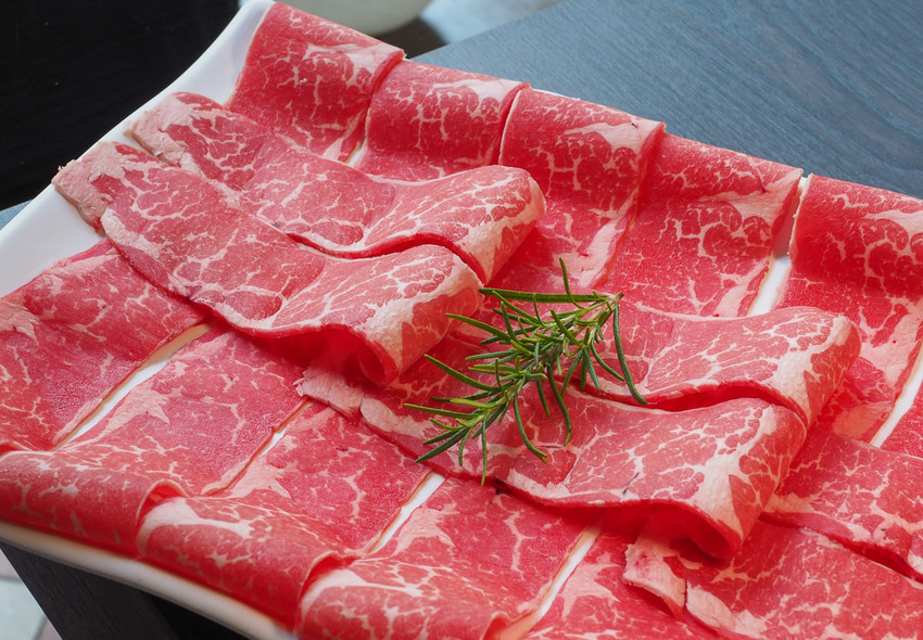 [高雄火鍋推薦]舞古賀鍋物專門店-平價爽吃高級肉和海鮮滿滿痛風蝦爆套餐 - 美食好芃友