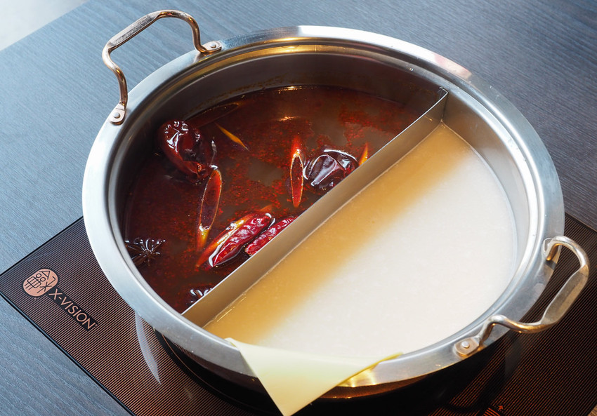 [高雄火鍋推薦]舞古賀鍋物專門店-平價爽吃高級肉和海鮮滿滿痛風蝦爆套餐 - 美食好芃友