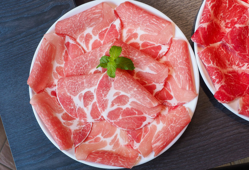 [高雄火鍋推薦]舞古賀鍋物專門店-平價爽吃高級肉和海鮮滿滿痛風蝦爆套餐 - 美食好芃友