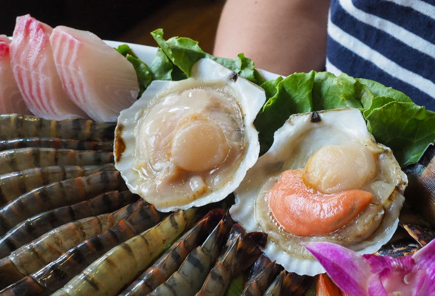 [高雄火鍋推薦]舞古賀鍋物專門店-平價爽吃高級肉和海鮮滿滿痛風蝦爆套餐 - 美食好芃友