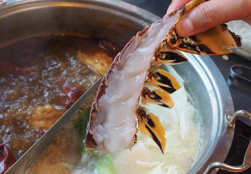 [高雄火鍋推薦]舞古賀鍋物專門店-平價爽吃高級肉和海鮮滿滿痛風蝦爆套餐 - 美食好芃友