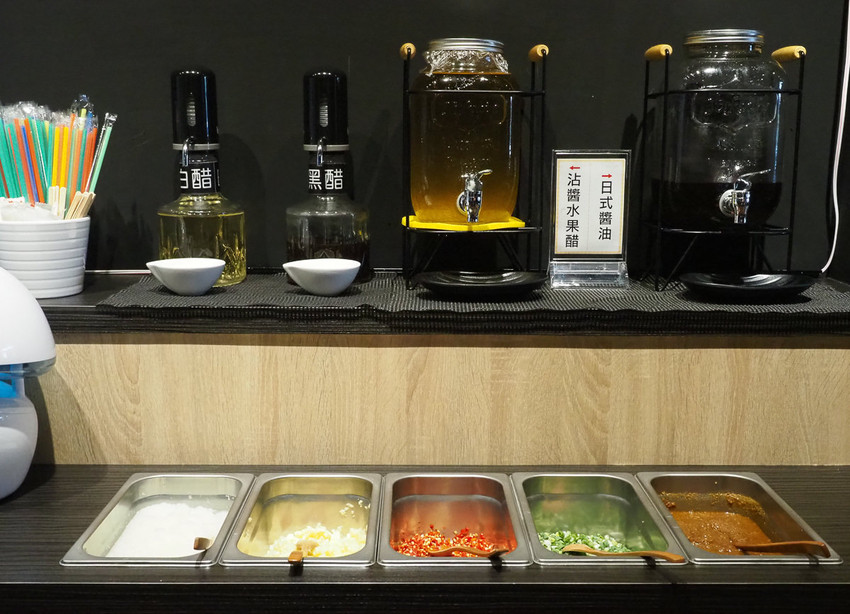 [高雄火鍋推薦]舞古賀鍋物專門店-平價爽吃高級肉和海鮮滿滿痛風蝦爆套餐 - 美食好芃友