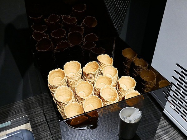 舞古賀鍋物專門店:舞古賀鍋物專門店-高雄鼓山巨蛋站海鮮火鍋 店內主打高檔食材 螃蟹和牛都享用得到 約會聚餐衝一波