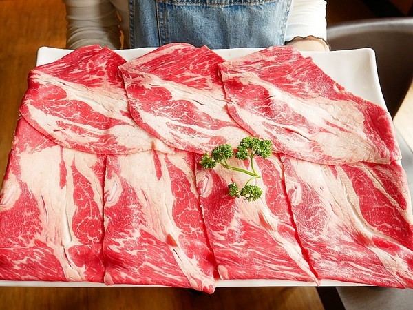 舞古賀鍋物專門店:舞古賀鍋物專門店-高雄鼓山巨蛋站海鮮火鍋 店內主打高檔食材 螃蟹和牛都享用得到 約會聚餐衝一波