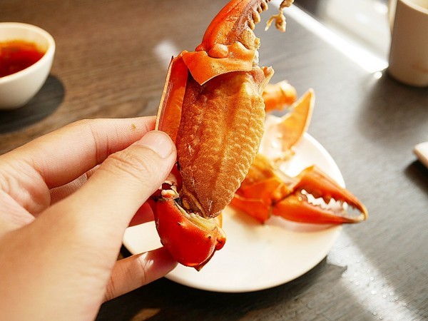 舞古賀鍋物專門店:舞古賀鍋物專門店-高雄鼓山巨蛋站海鮮火鍋 店內主打高檔食材 螃蟹和牛都享用得到 約會聚餐衝一波