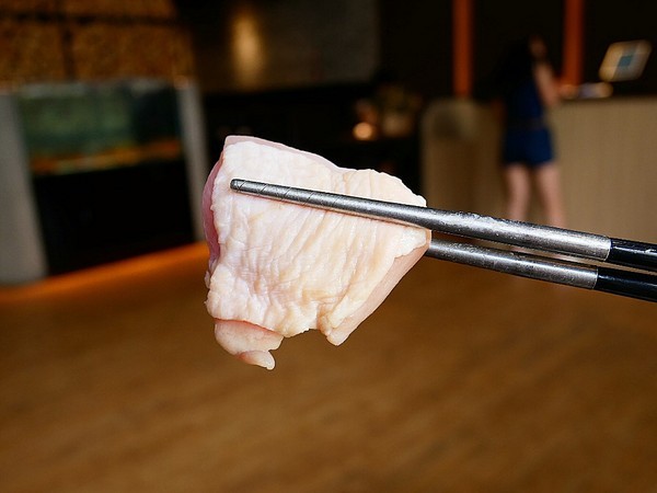 舞古賀鍋物專門店:舞古賀鍋物專門店-高雄鼓山巨蛋站海鮮火鍋 店內主打高檔食材 螃蟹和牛都享用得到 約會聚餐衝一波