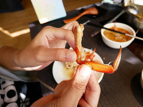 舞古賀鍋物專門店:舞古賀鍋物專門店-高雄鼓山巨蛋站海鮮火鍋 店內主打高檔食材 螃蟹和牛都享用得到 約會聚餐衝一波