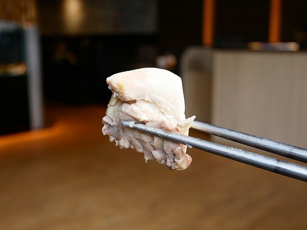 舞古賀鍋物專門店:舞古賀鍋物專門店-高雄鼓山巨蛋站海鮮火鍋 店內主打高檔食材 螃蟹和牛都享用得到 約會聚餐衝一波