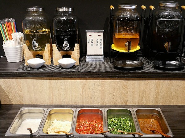 舞古賀鍋物專門店:舞古賀鍋物專門店-高雄鼓山巨蛋站海鮮火鍋 店內主打高檔食材 螃蟹和牛都享用得到 約會聚餐衝一波