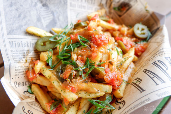 【食記】台中・西區｜啜飲室台中，臺虎STACKS漢堡專賣店新開幕！精釀啤酒搭配鮮嫩多汁牛肉漢堡，今夏絕對不能錯過最Chill的搭配！