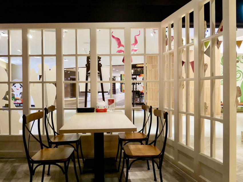 [台北松山] 大人小孩都會喜歡的樂の神仙咖喱 / HELLO KITTY作陪太可愛