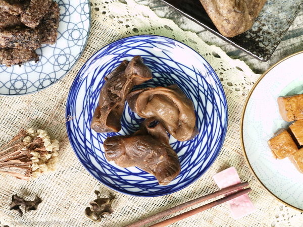 梅芳巷精緻滷味:台中美食│梅芳巷精緻滷味〃堅持祖傳秘方,傳成一甲子的冰鎮滷味,宵夜、解嘴饞的美食佳餚~