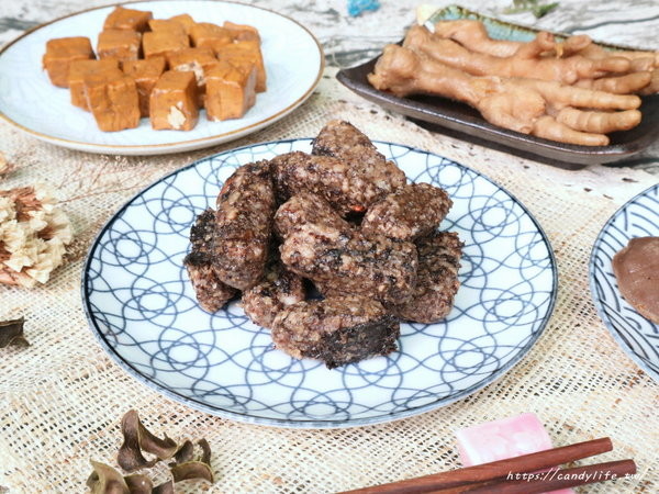 梅芳巷精緻滷味:台中美食│梅芳巷精緻滷味〃堅持祖傳秘方,傳成一甲子的冰鎮滷味,宵夜、解嘴饞的美食佳餚~