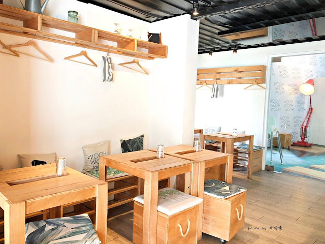 【台中 霧峰】WOOH WOOH WOOH 🎀 位在霧峰國小對面,可愛粉色貨櫃屋,內有3D立體彩繪,高人氣拍照熱點,寵物友善餐廳,餐點表現不錯,尤其採用有機生菜,新鮮吃的到~