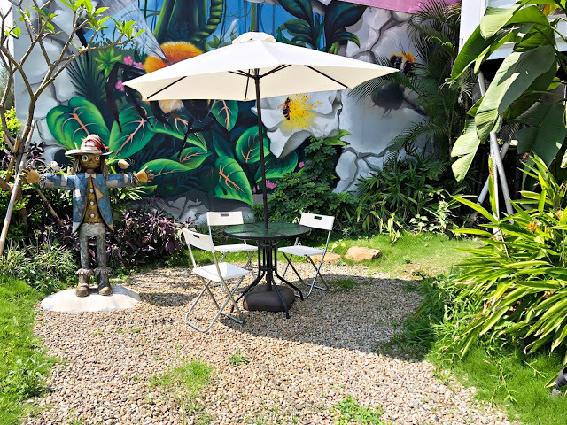 【台中 霧峰】WOOH WOOH WOOH 🎀 位在霧峰國小對面,可愛粉色貨櫃屋,內有3D立體彩繪,高人氣拍照熱點,寵物友善餐廳,餐點表現不錯,尤其採用有機生菜,新鮮吃的到~