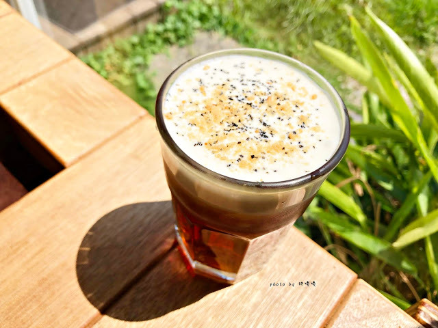 【台中 霧峰】WOOH WOOH WOOH 🎀 位在霧峰國小對面,可愛粉色貨櫃屋,內有3D立體彩繪,高人氣拍照熱點,寵物友善餐廳,餐點表現不錯,尤其採用有機生菜,新鮮吃的到~