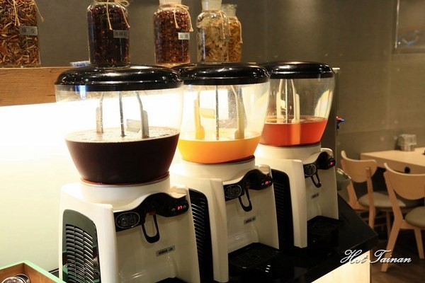 老北京香辣乾鍋:【台南美食】新店報報~最不一樣的一鍋二吃新選擇:老北京香辣乾鍋