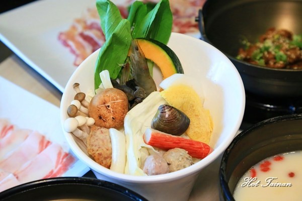 老北京香辣乾鍋:【台南美食】新店報報~最不一樣的一鍋二吃新選擇:老北京香辣乾鍋