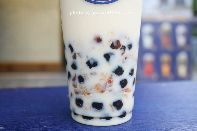 望春鳳 黑鳳梨鮮奶珍珠有特色,鳳梨蜜檸檬酸甜爽口【捷運南京復興】台北鳳梨主題手搖杯飲料 @J&A的旅行